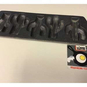 Lodge cast iron cactus cornbread pan
